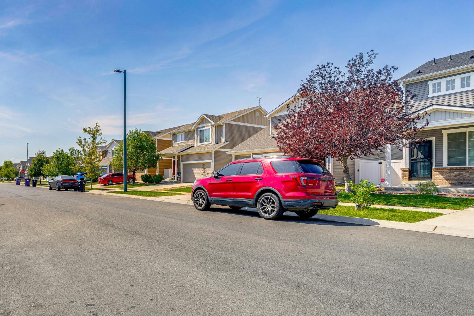 Inviting Denver With Yard About 6 Mi To Airport!