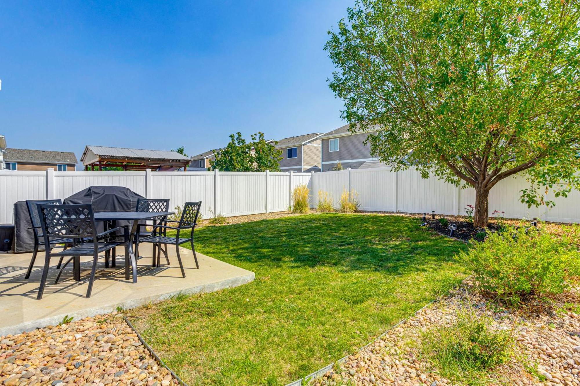 Inviting Denver With Yard About 6 Mi To Airport! * Aurora