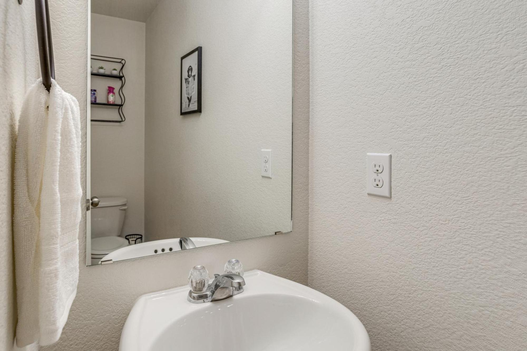 Inviting Denver With Yard About 6 Mi To Airport! Casa vacanze